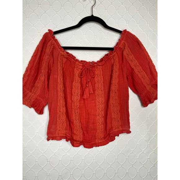 American Eagle Outfitters Tops - American Eagle Crochet Off Shoulder Crop Top